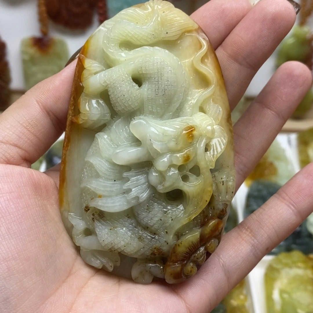 蛇纹石玉未镶嵌颈饰