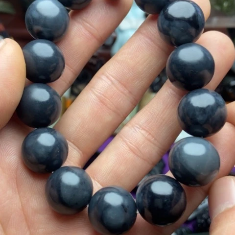 未镶嵌手镯透闪石质玉