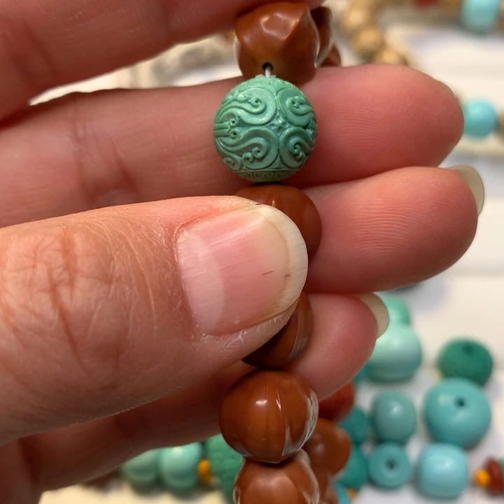 绿松石未镶嵌颈饰