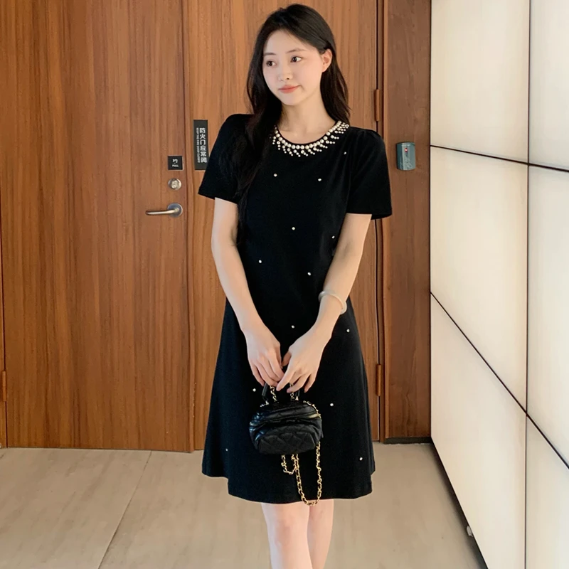2025法式圆领钉珠连衣裙轻奢优雅显瘦气质赫本风小黑裙#680