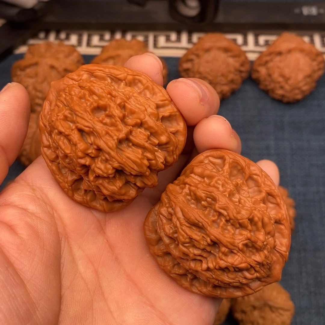 把件文玩核桃43红皮老树麦穗虎头