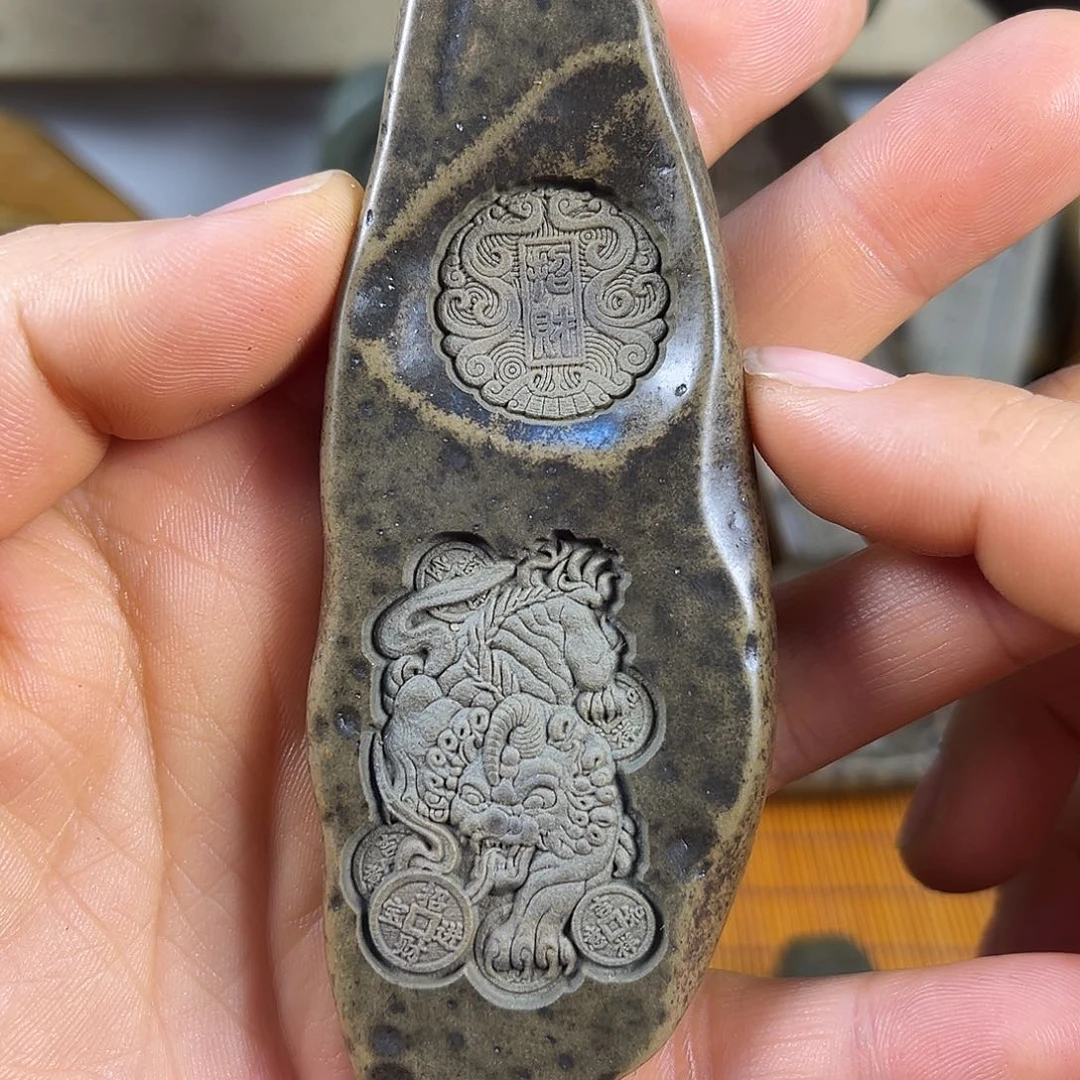 新疆原石雕刻手把件19