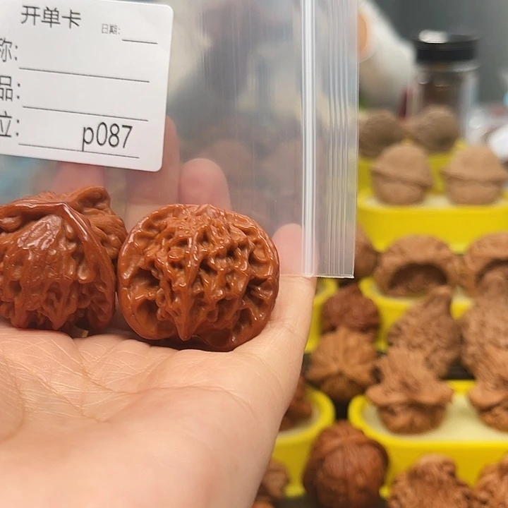 河***及文玩核桃吊坠文玩核桃文玩核桃