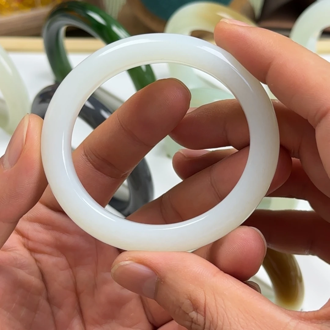 和田玉未镶嵌手镯俄料贵妃