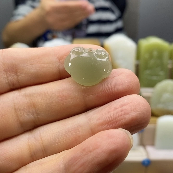 颈饰未镶嵌和田玉