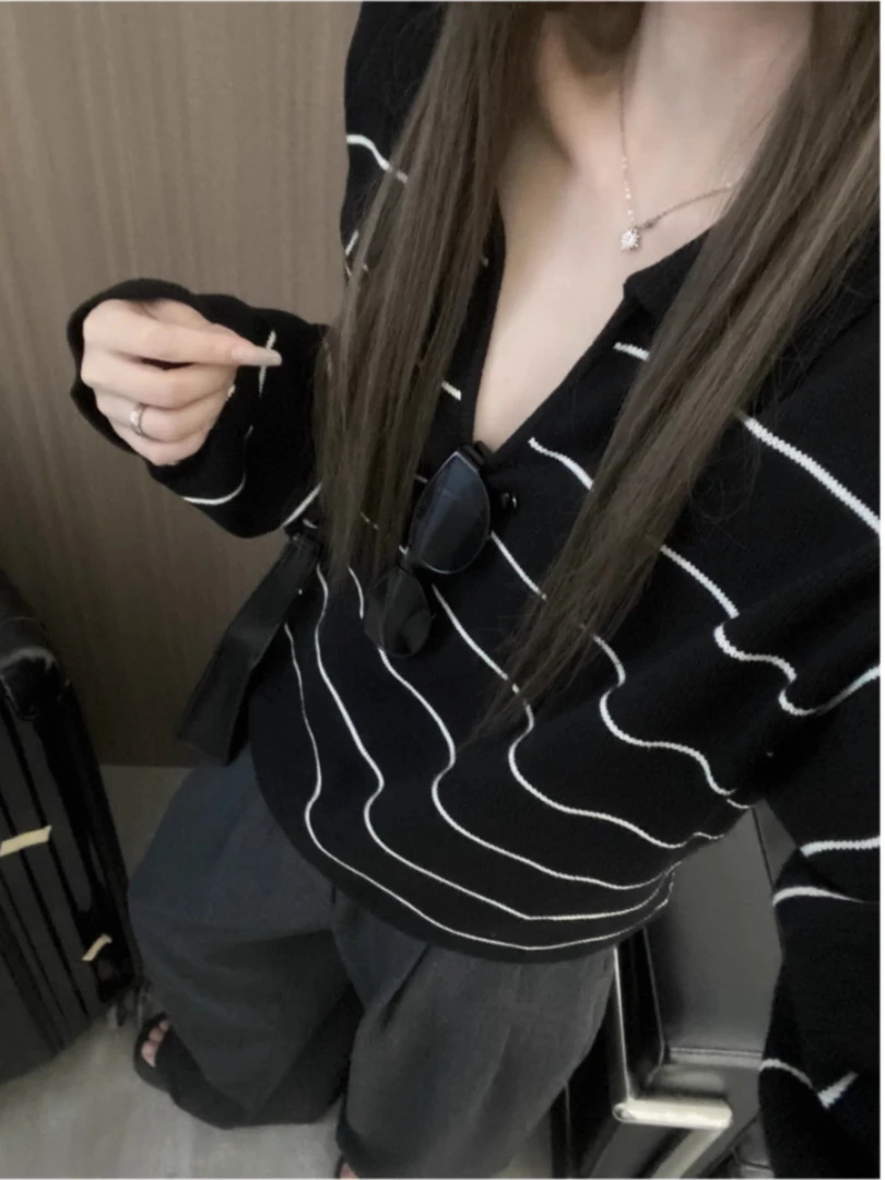 老钱风穿搭条纹针织衫女早秋韩系chic别致长袖上衣宽松慵懒polo衫