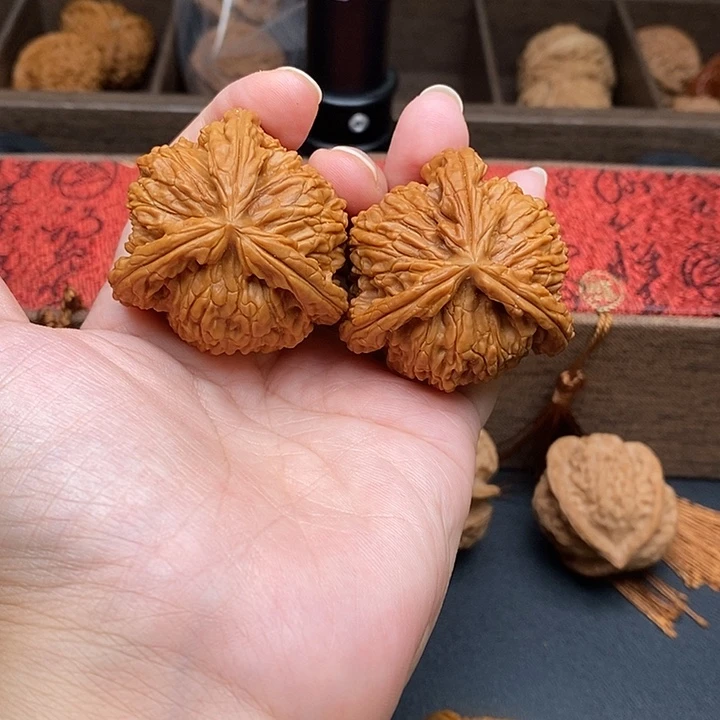 北***8文玩核桃把件白奔