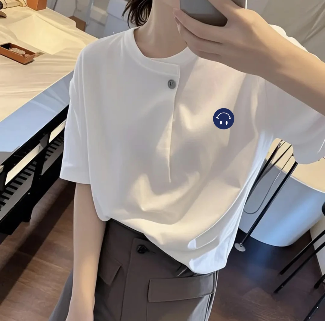 港风正肩白色高级感纽扣短袖t恤女夏季2025新款百搭慵懒半袖上衣