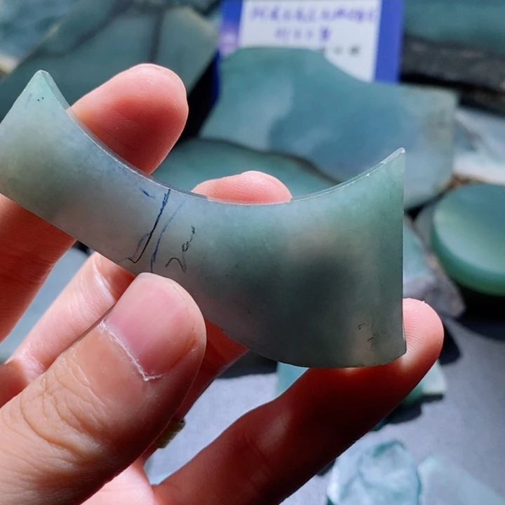 进***难翡翠未镶嵌颈饰料子