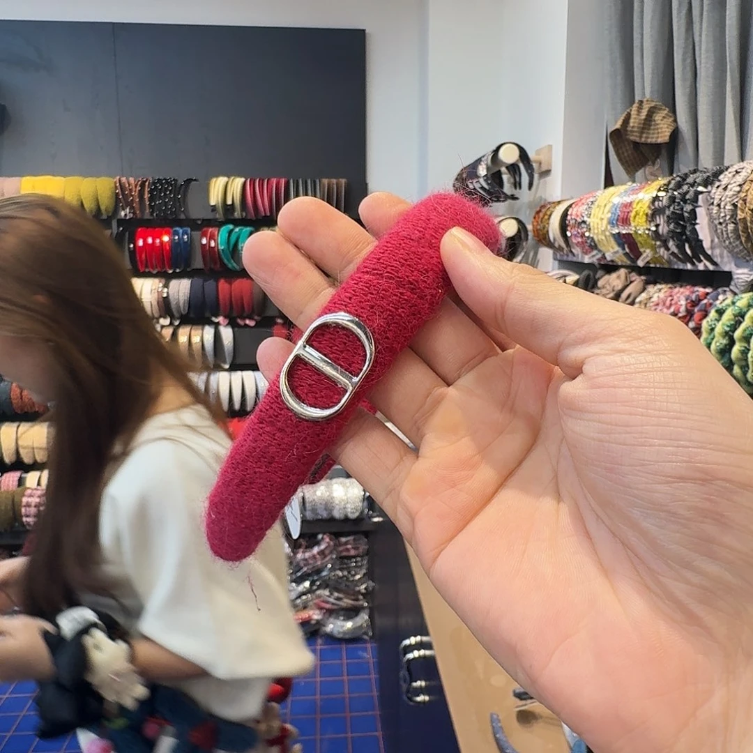 邵***）布艺非金属玫红色发箍