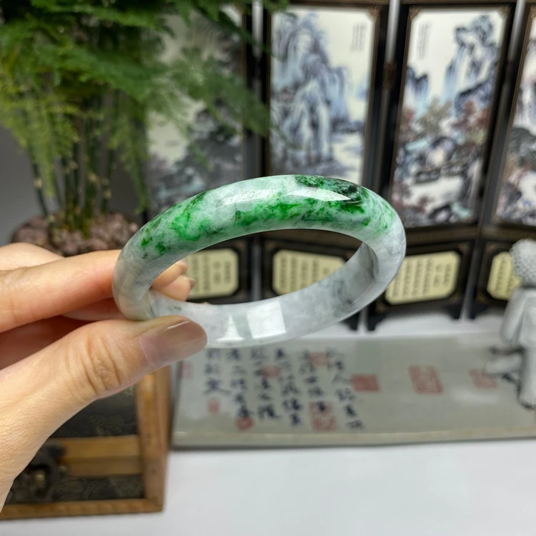 59.4飘绿带乌鸡复古正圈手镯 天然翡翠A货手镯