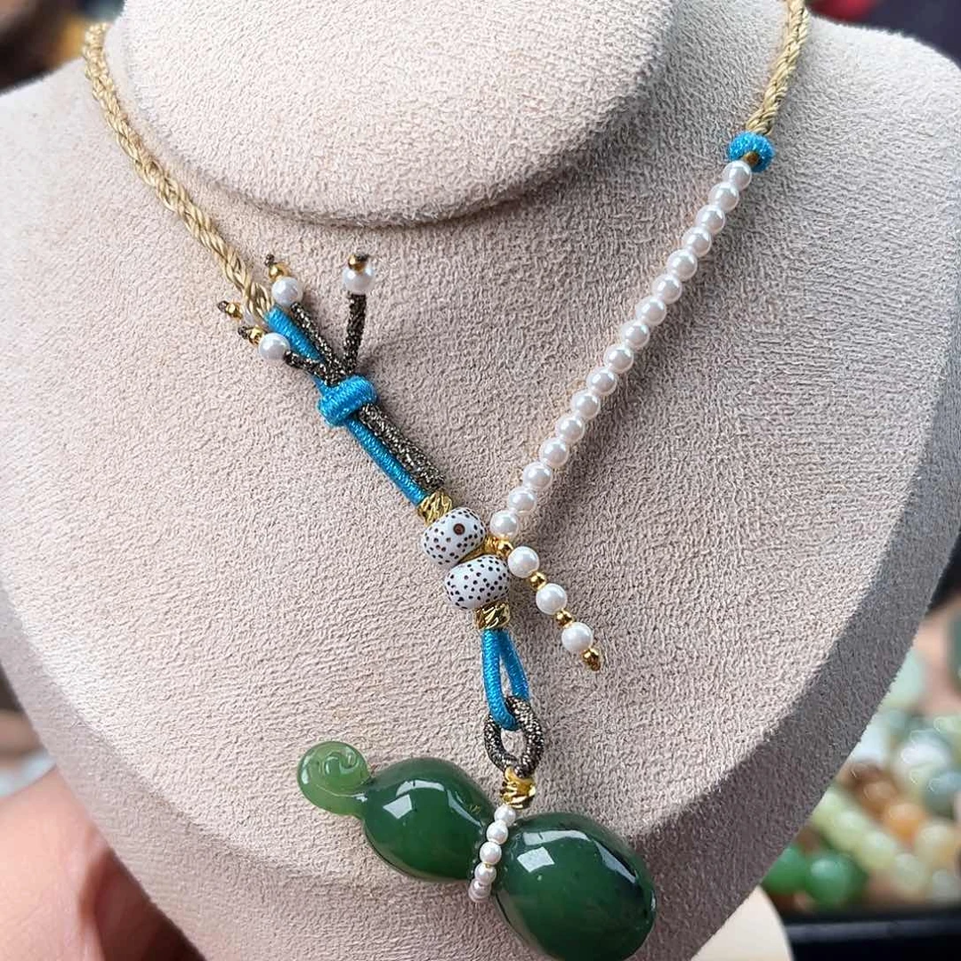 颈饰未镶嵌和田玉