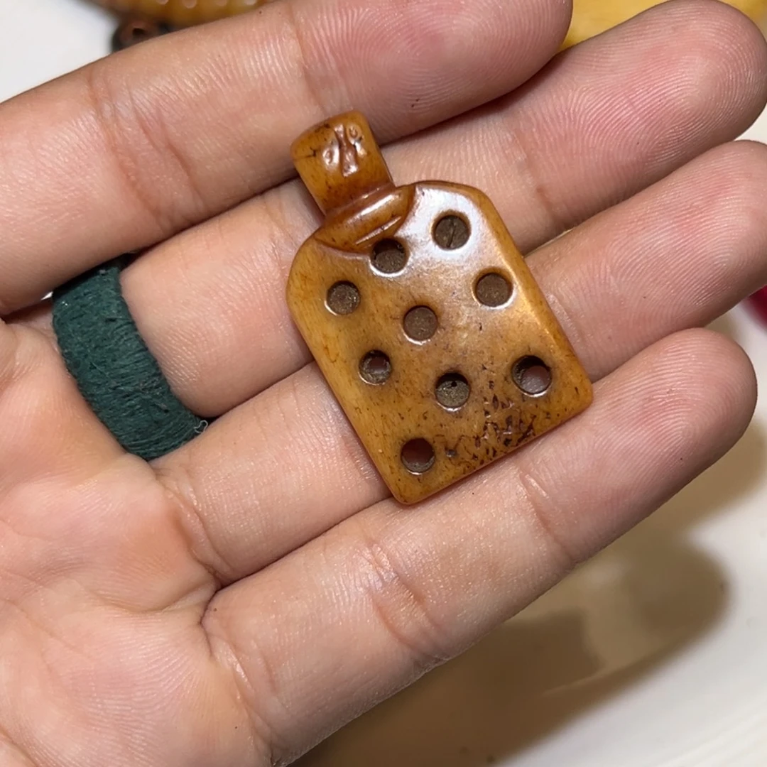 颈饰玻璃哈哈哈哈