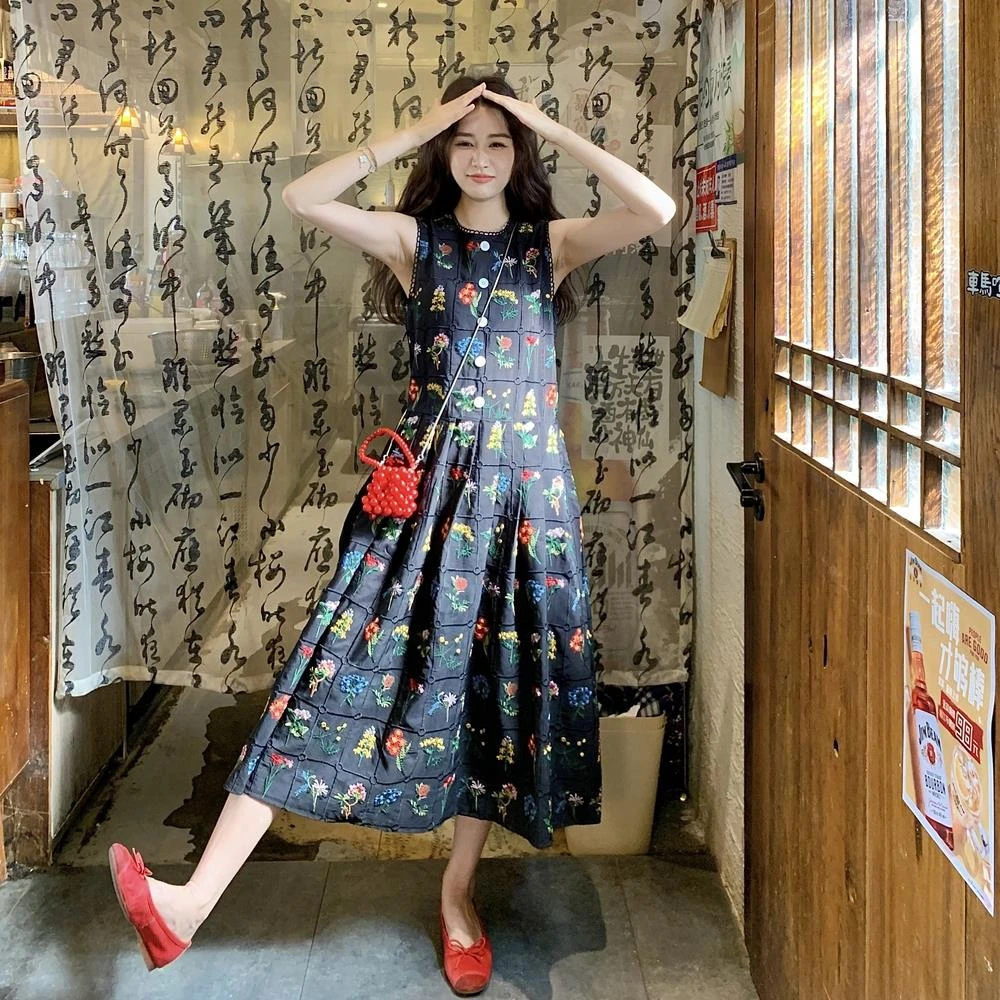 法式重工多巴胺刺绣连衣裙女2025夏季新款浪漫氛围感显瘦过膝长裙
