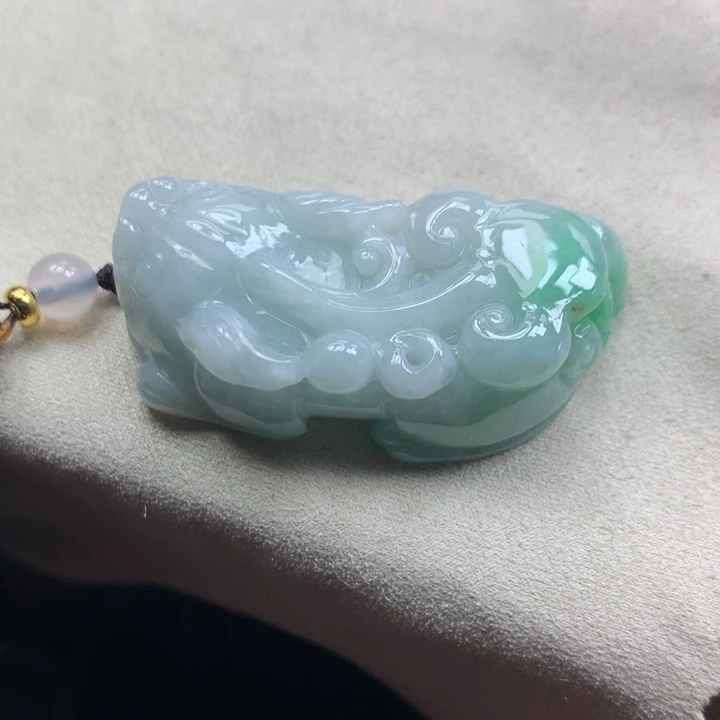 翡翠颈饰未镶嵌吊坠