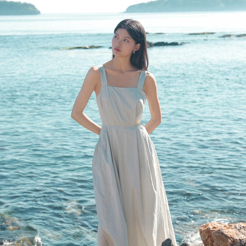 【夏季新款】AIRIQI法式方领清新收腰压褶显瘦连衣裙AH42LQ538