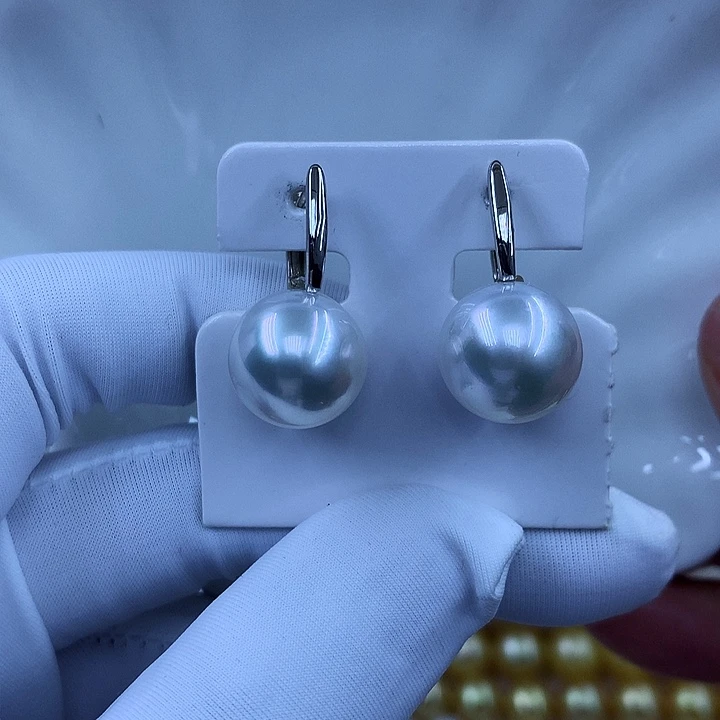 耳饰海水珍珠18K金镶嵌