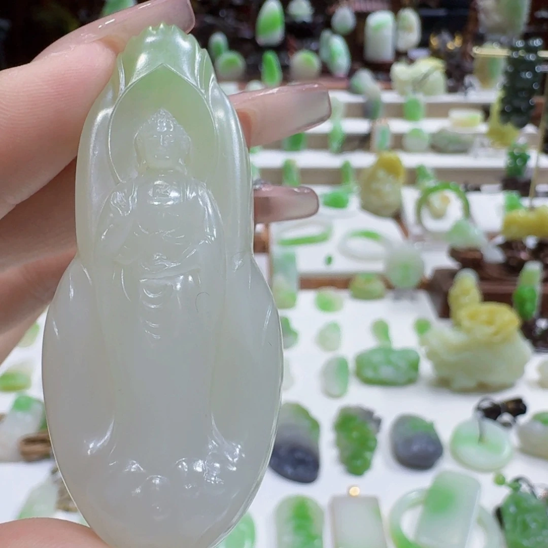 和田玉（翠青玉）未镶嵌挂件翠青大日如来