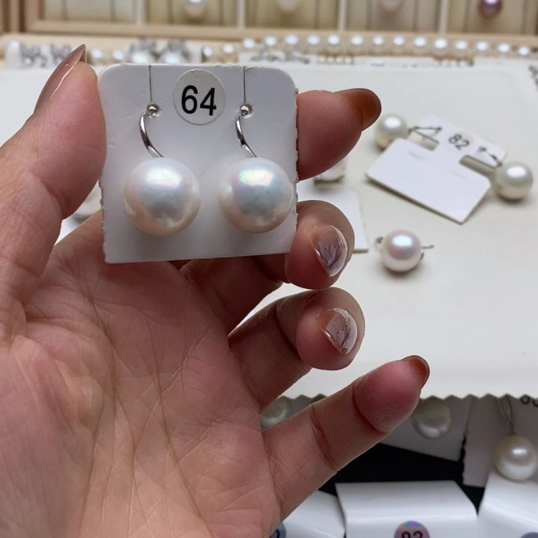 闫***精银S925镶嵌淡水珍珠颈饰