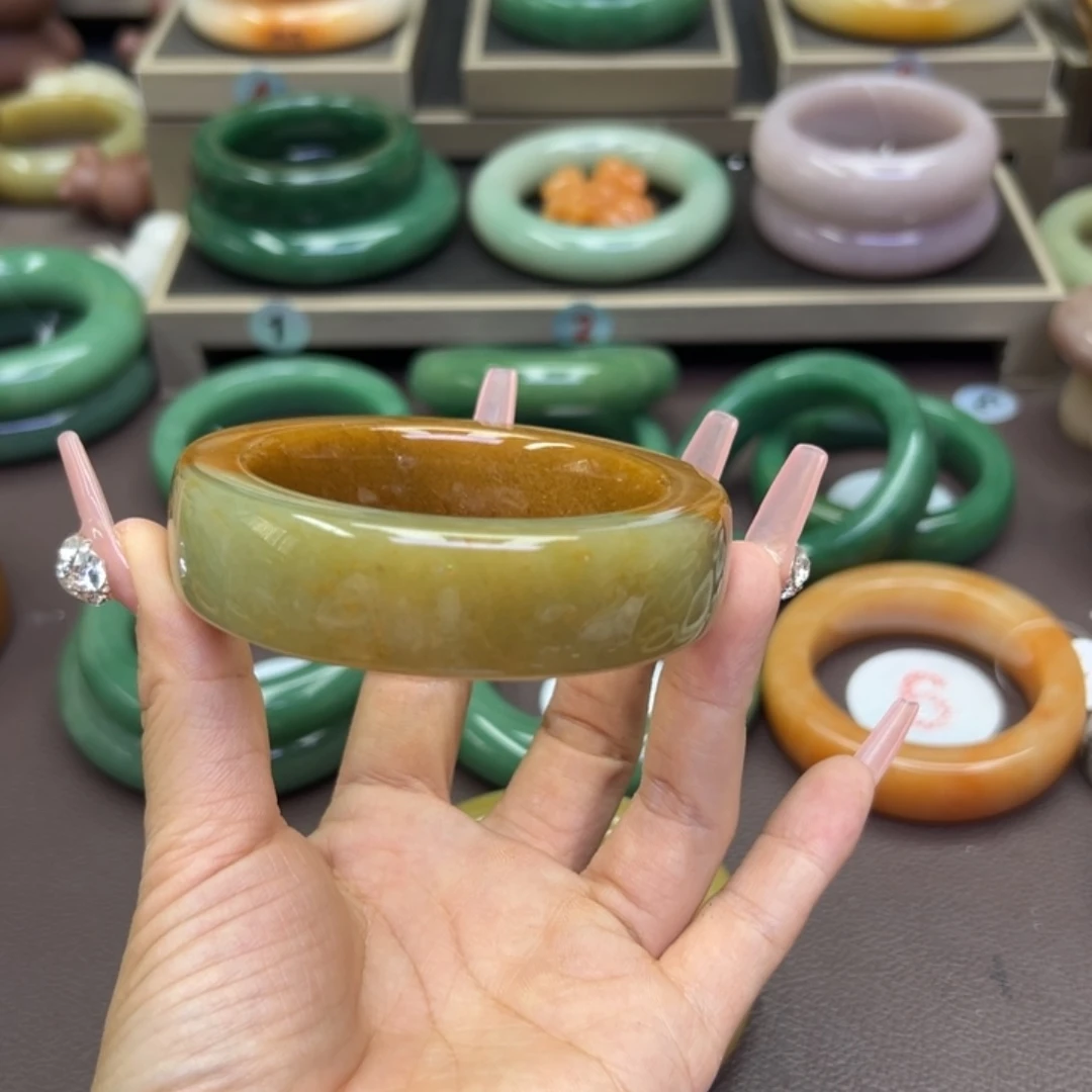 石英质玉手镯未镶嵌?****?