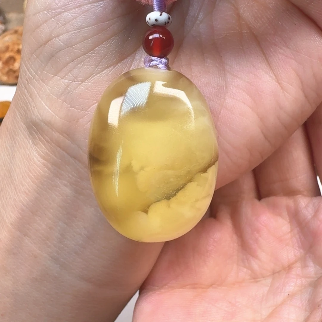 未镶嵌颈饰琥珀蜜蜡