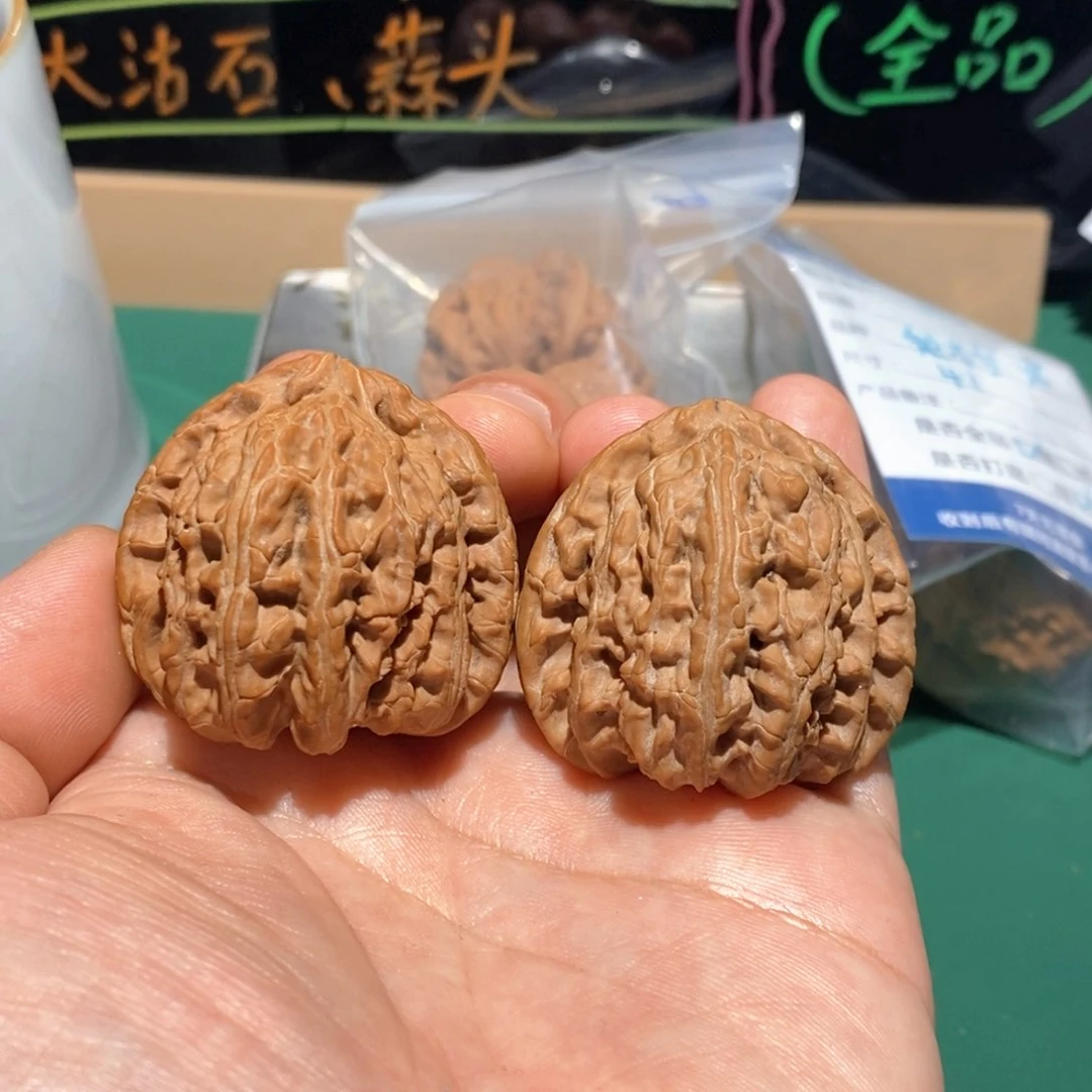 文玩核桃把件40三角白全品