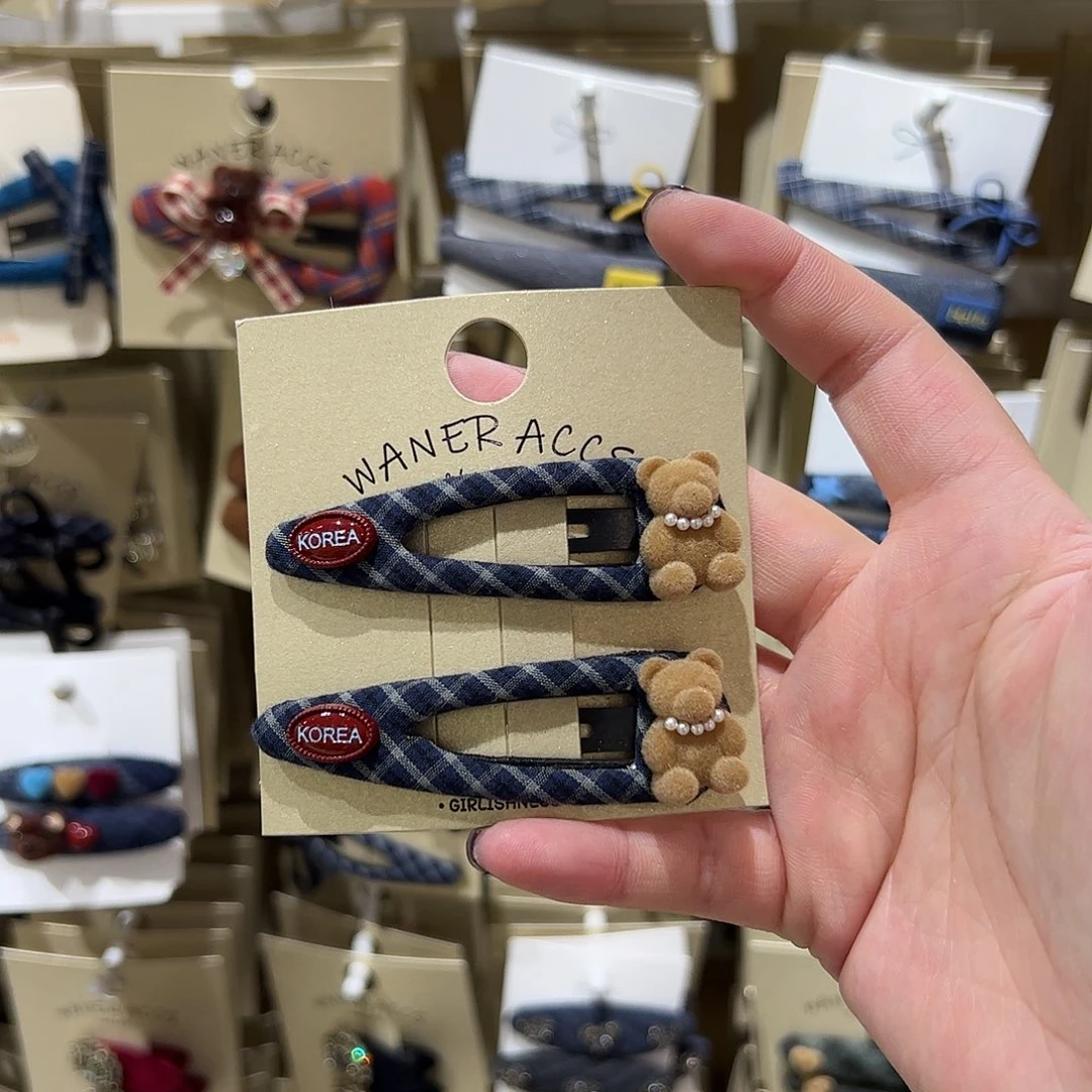 布艺非金属格子小熊拜拜夹