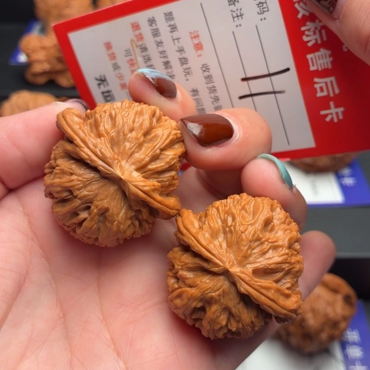 文玩核桃把件35尺白狮子