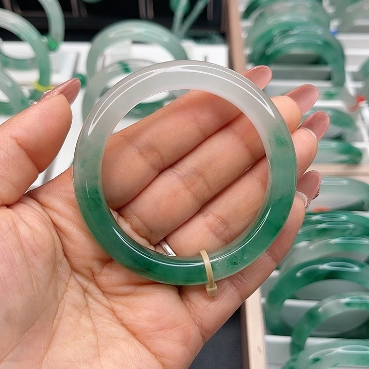 石英质玉手镯未镶嵌音*