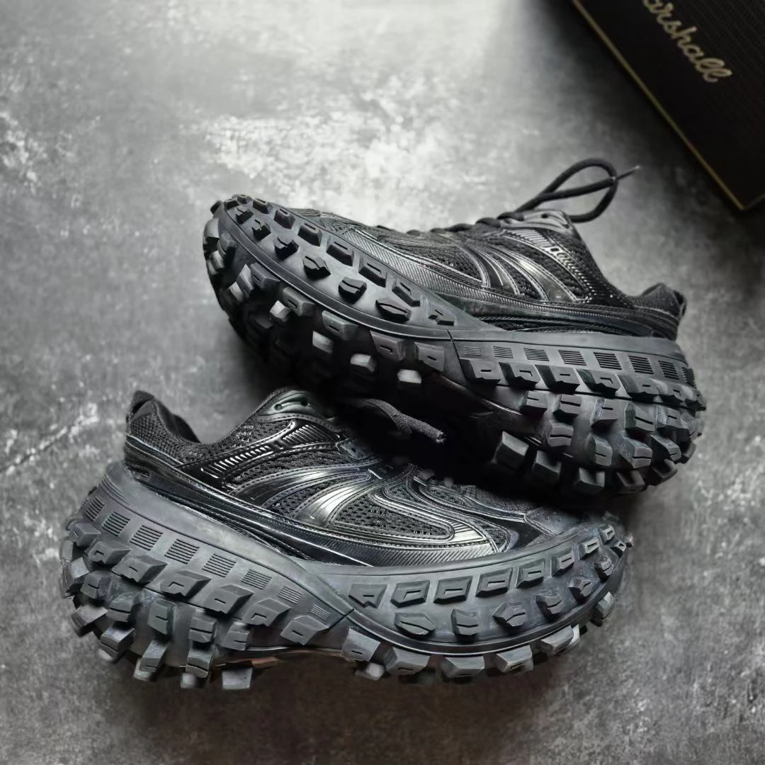 99新 Balenciaga/巴黎世家 41码 DEFENDER 黑轮胎鞋