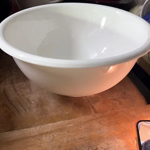 微瑕，不能明火，口径23高11骨瓷大碗
