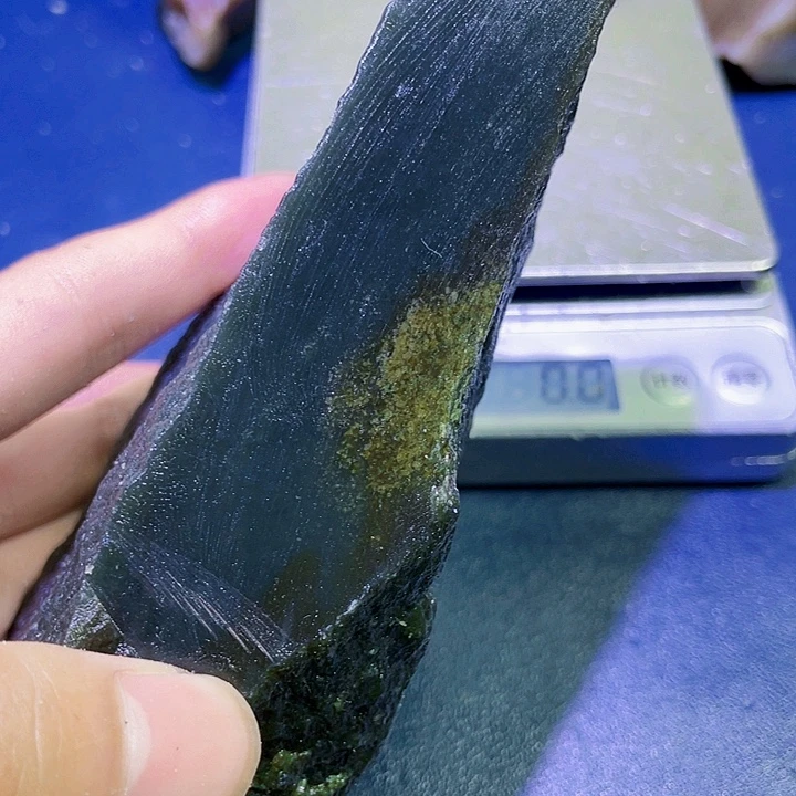 未镶嵌和田玉（糖玉）珠宝半成品