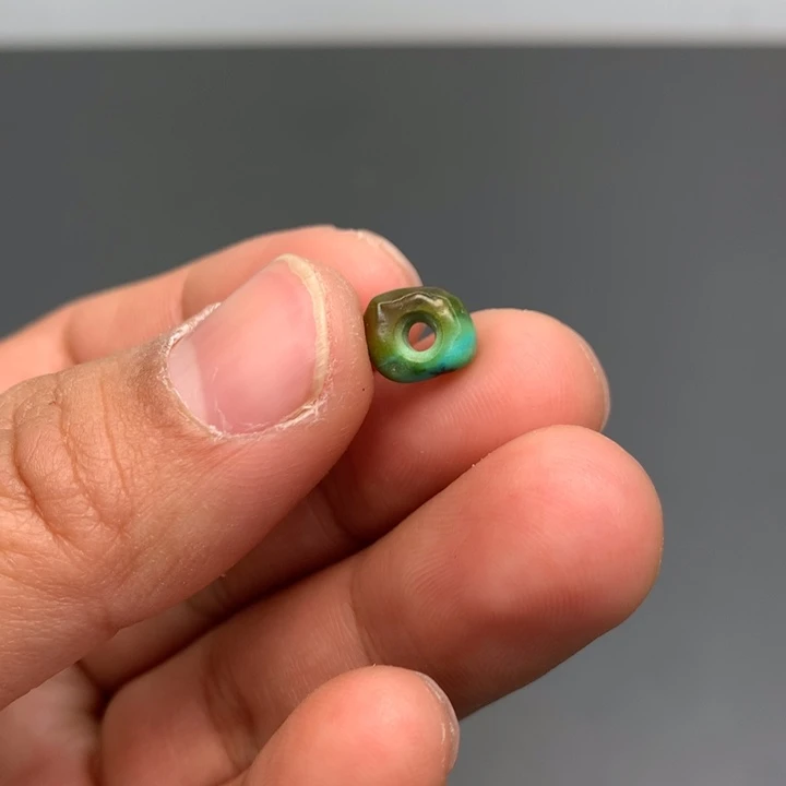 绿松石颈饰未镶嵌