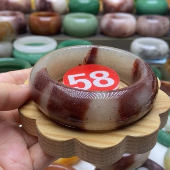 未镶嵌手镯石英质玉