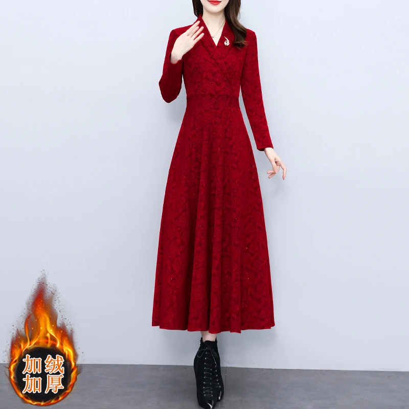 加绒加厚复古简约连衣裙女显瘦2025秋季新款气质减龄长裙子