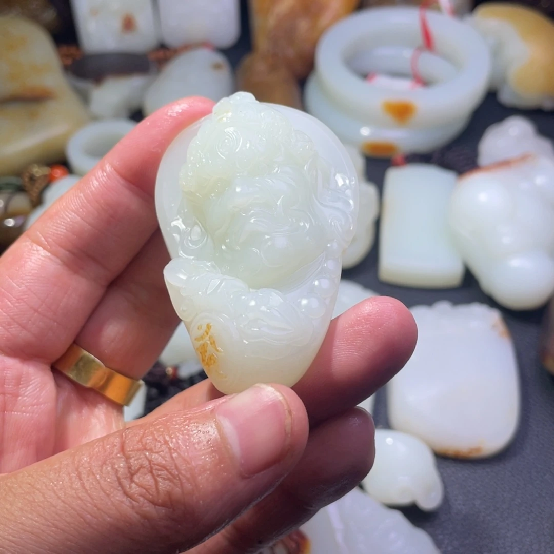 和田玉未镶嵌颈饰