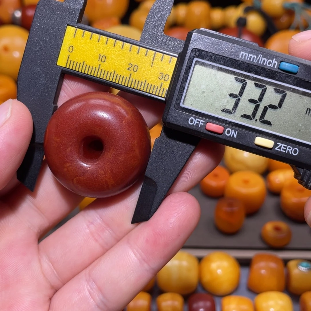 裸石琥珀未镶嵌饼子