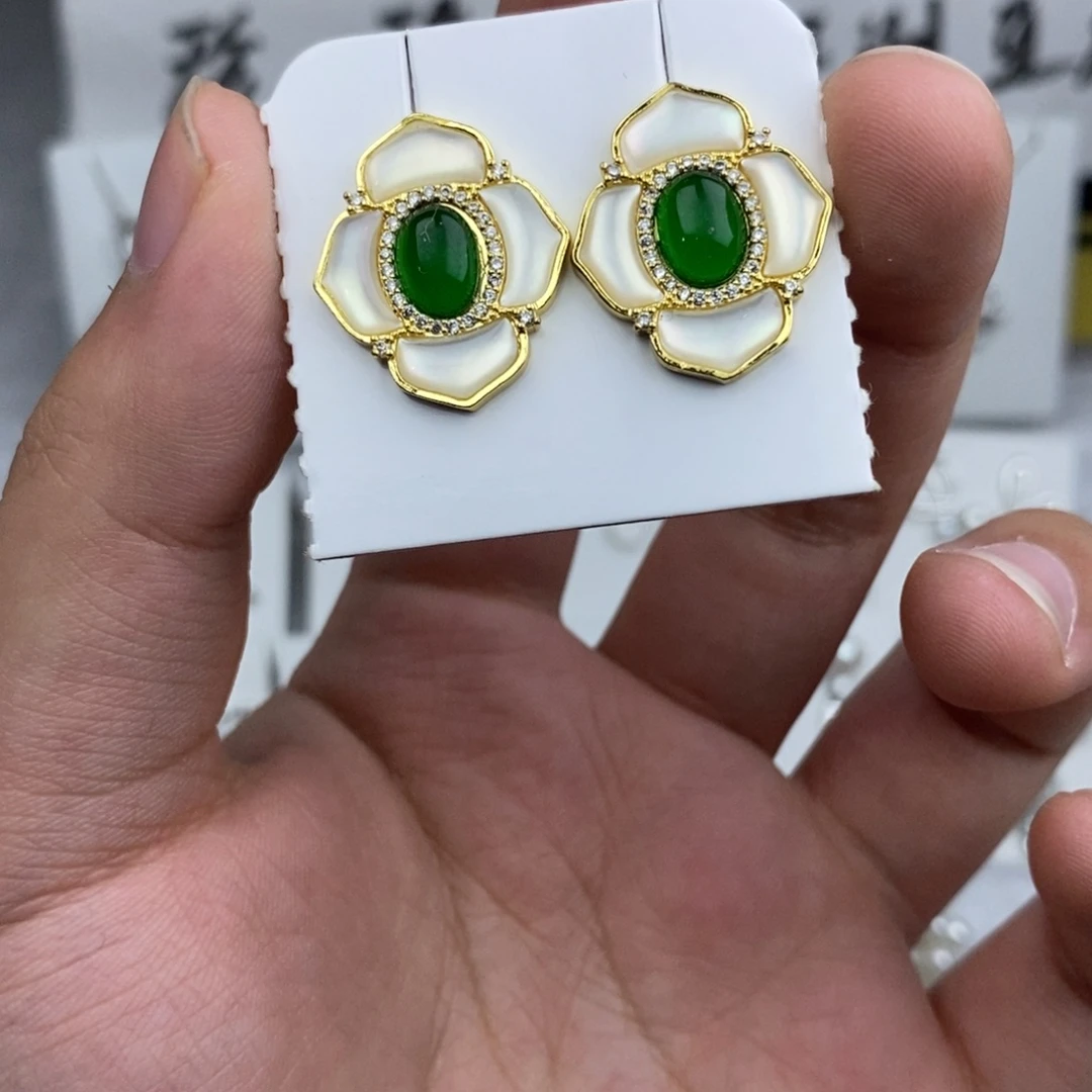 淡水珍珠耳饰未镶嵌