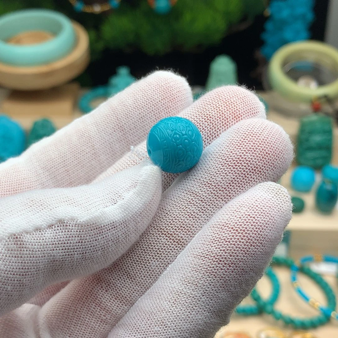 绿松石未镶嵌颈饰