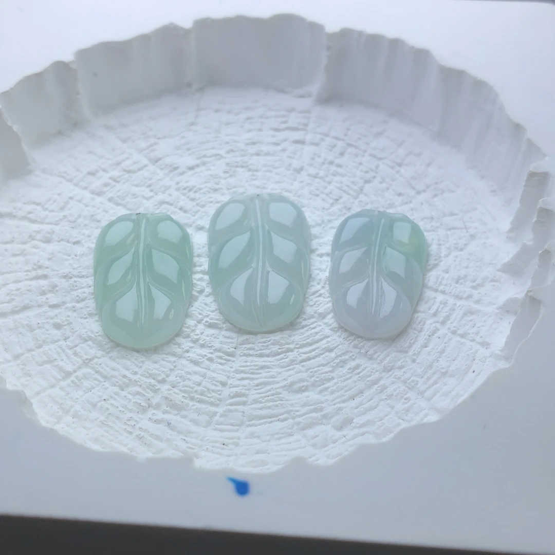 翡翠未镶嵌颈饰叶子