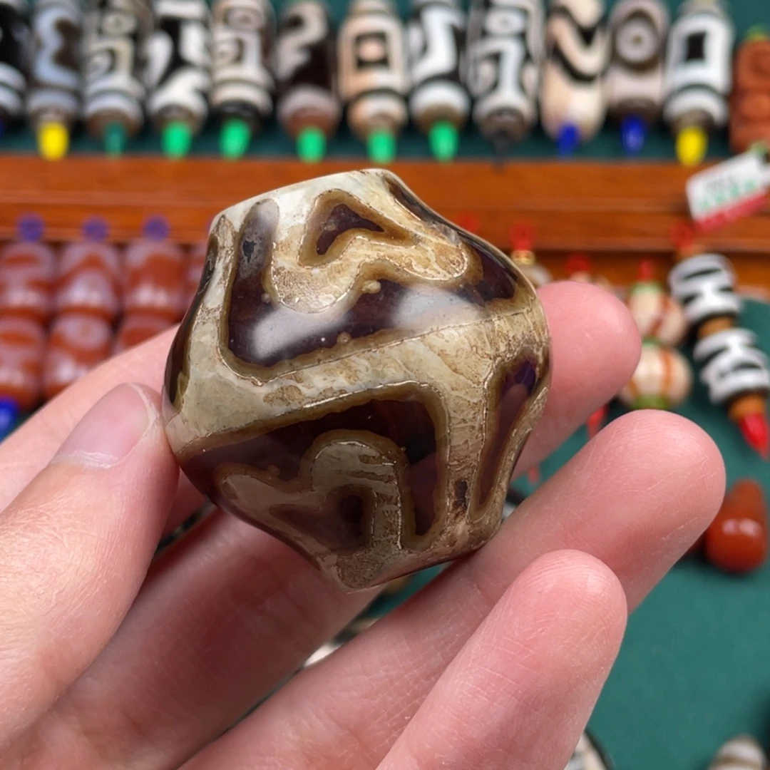 玛瑙/玉髓裸珠38mm 六眼达洛