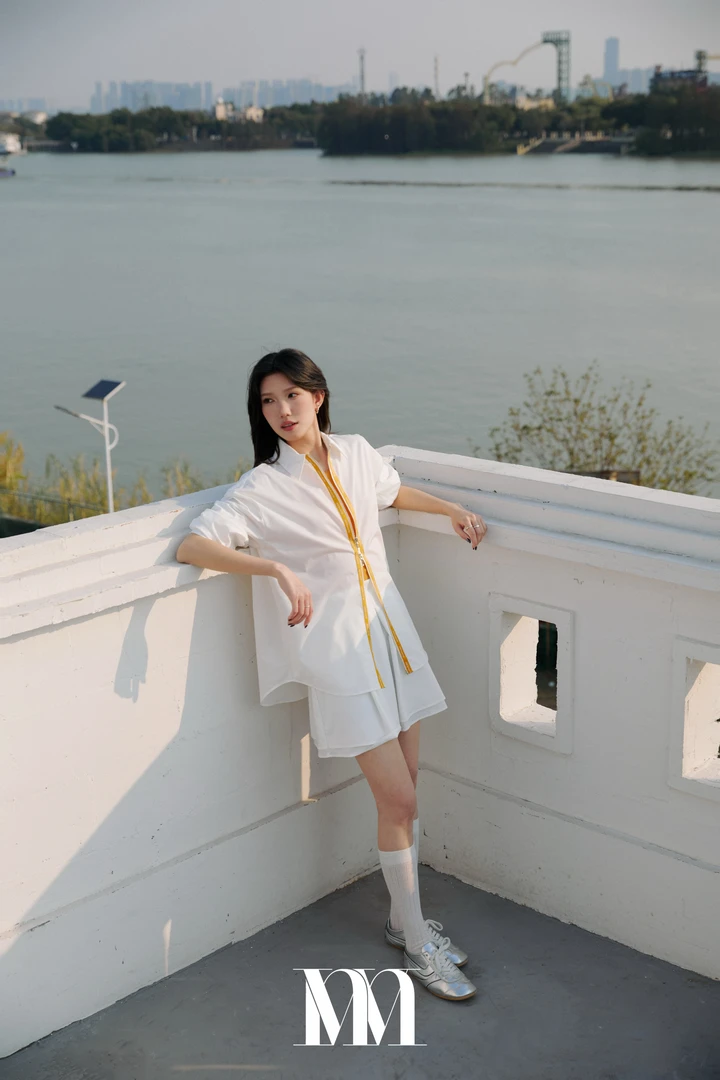 新款设计感小众白色宽松百搭时尚衬衫上衣气质夏季衬衣&半裙