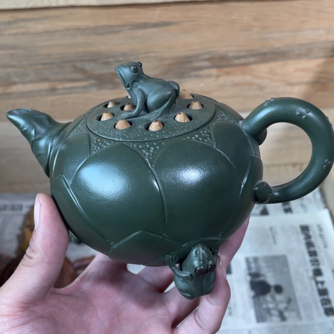 紫砂茶壶老厂紫砂壶一件。