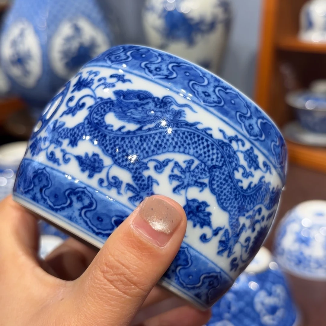 双龙缠枝凳…………………………
