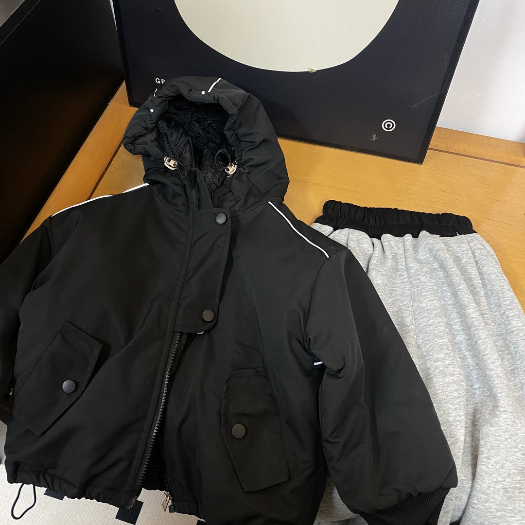 2227时尚潮流百搭洋气流行秋冬男女童黑色棉服