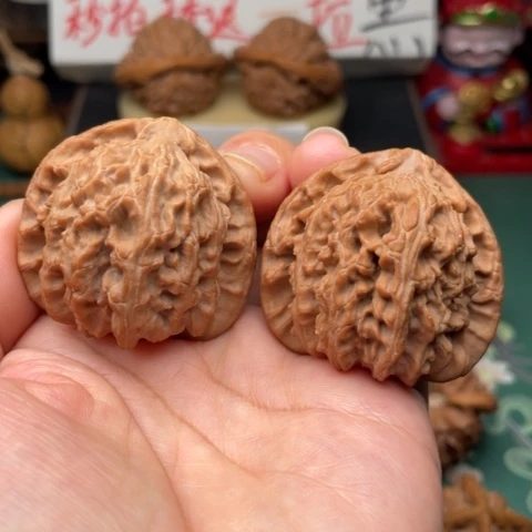 【闪购商品】把件文玩核桃42全品三角白