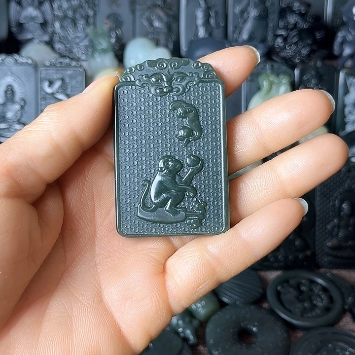 和田玉（青玉）颈饰未镶嵌大**烟