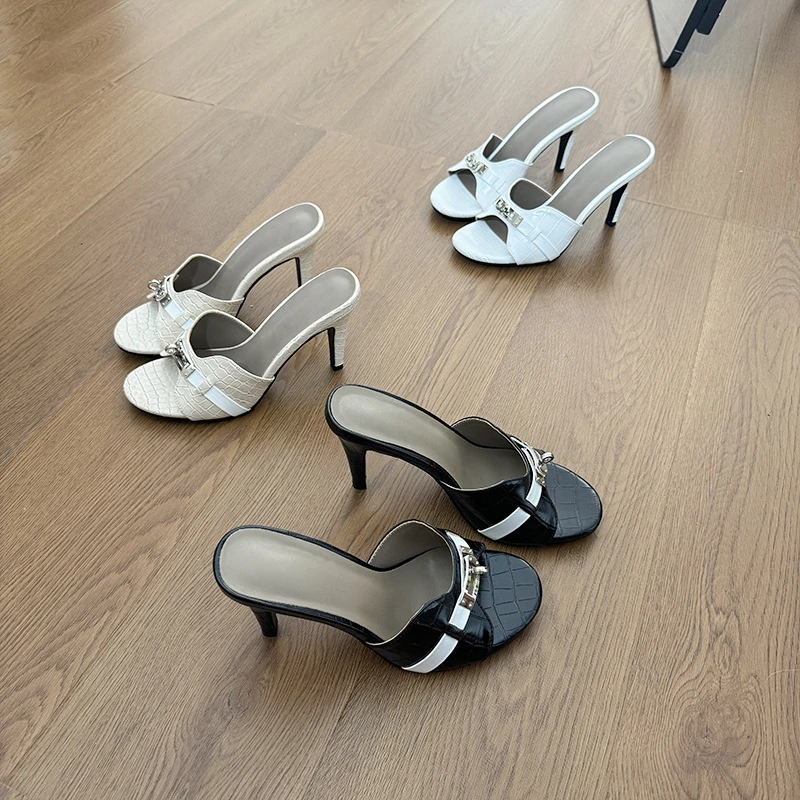 UHCK高跟凉鞋女细跟金属扣一字带杏色新款韩系高跟鞋不累脚拖鞋女