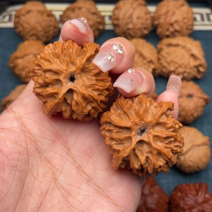 把件文玩核桃40全品红皮球苹果。