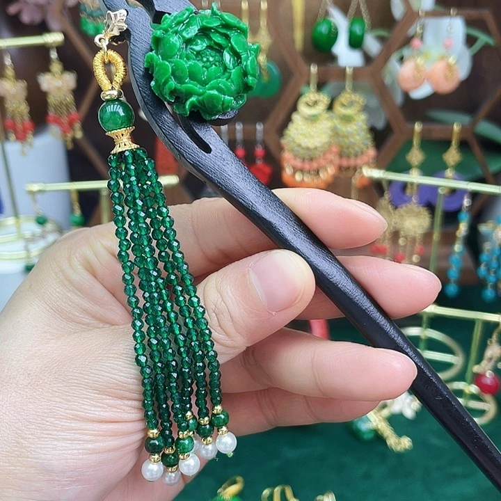 石英质玉耳钉合金